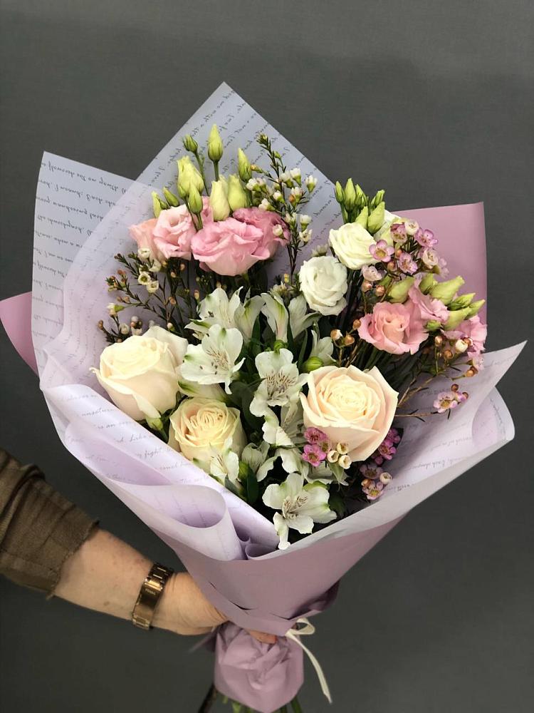 Букет цветов из: Альстромерии, Розы и Лизиантусы в Арамиле