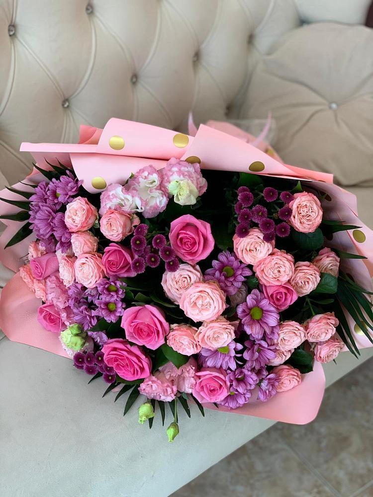 Букет цветов из: Хризантемы, Розы и Лизиантусы в Арамиле