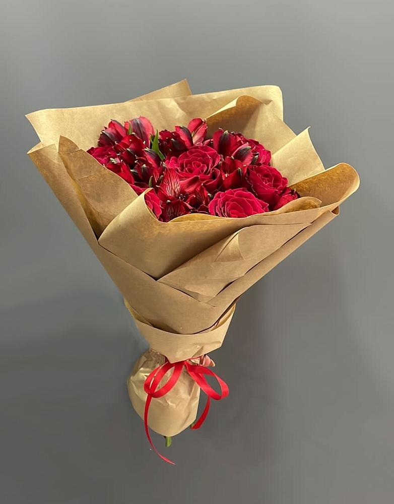 Букет цветов из: Альстромерии и Розы в Арамиле