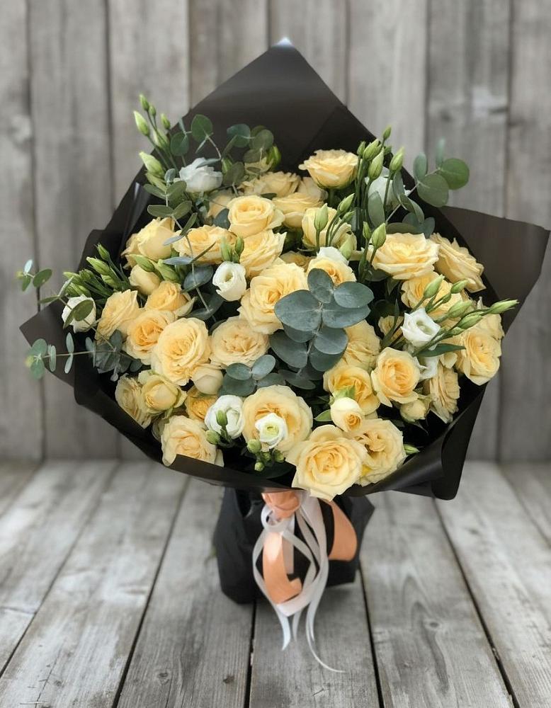 Букет цветов из: Розы и Лизиантусы в Арамиле