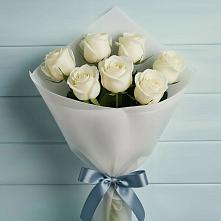 Букет 7 Белых роз Эдлесс Лав в Арамиле