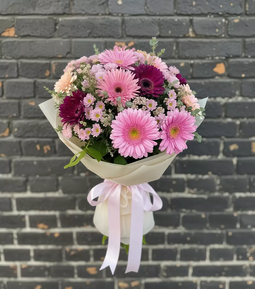 Букет цветов из: Герберы и Хризантемы в Арамиле