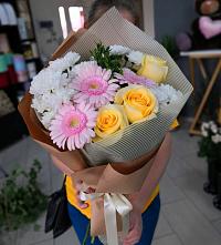 Букет цветов из:  Герберы, Розы и Хризантемы в Арамиле