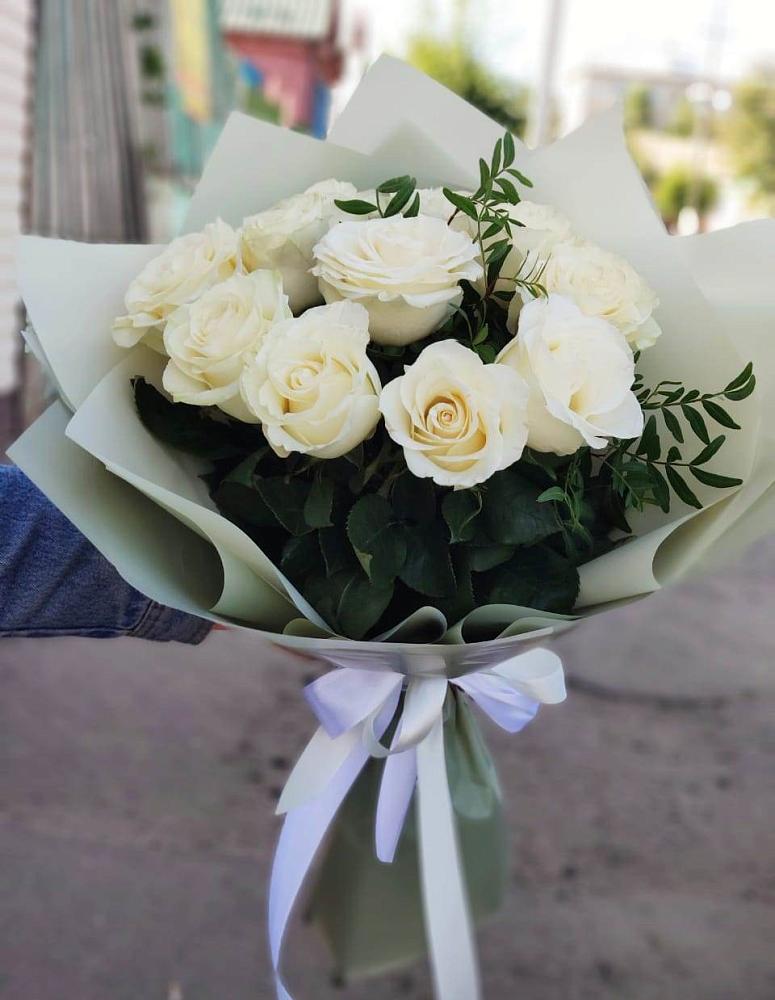 Букет Белые розы Проуд в Арамиле
