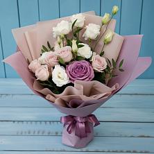 Букет цветов из:  Розы и Лизиантусы в Арамиле