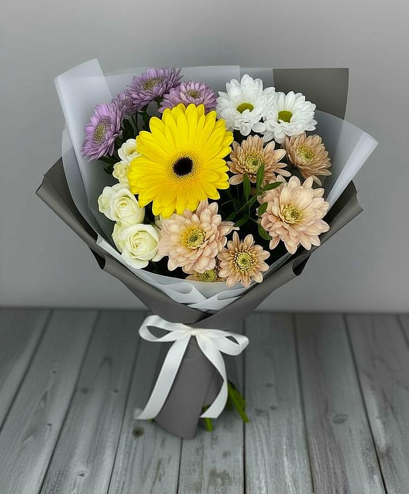 Букет цветов из: Розы, Герберы и Хризантемы в Арамиле