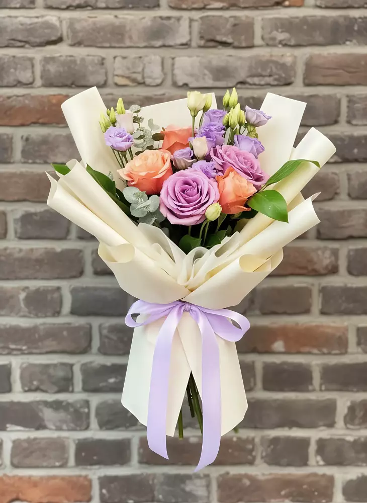 Букет цветов из: Лизиантусы и Розы в Арамиле