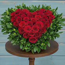 Цветочная композиция из Розы в виде сердца в Арамиле