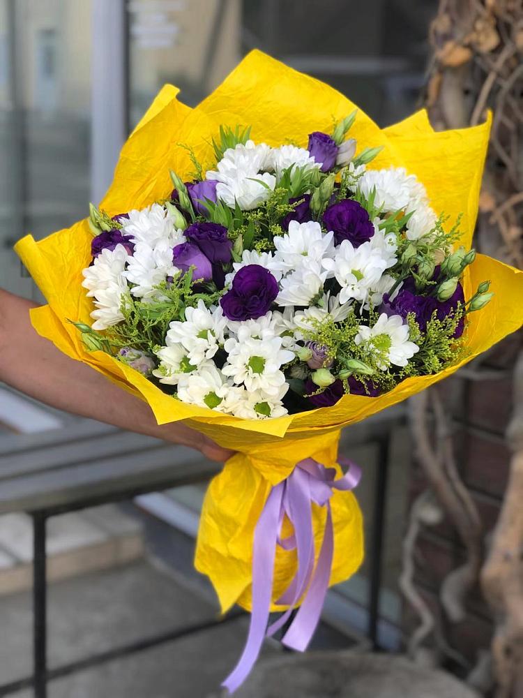 Букет цветов из: Ирисы, Хризантемы и Ромашки в Арамиле