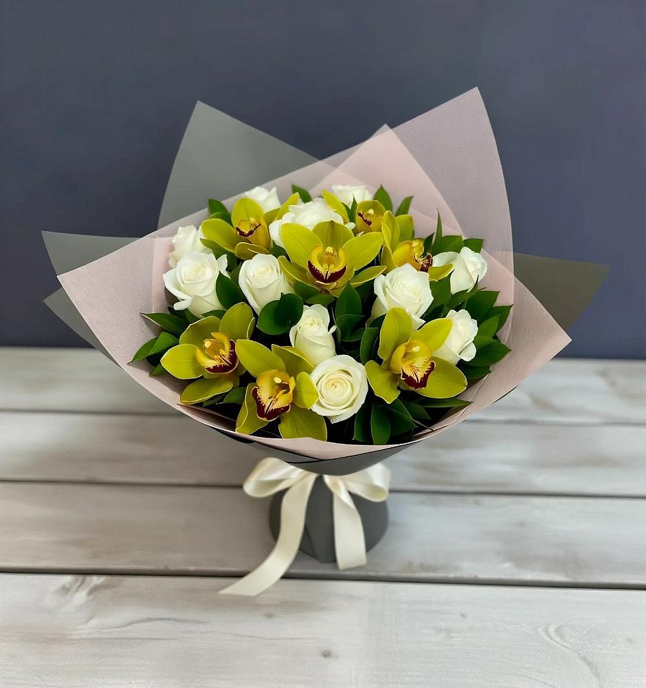 Букет цветов из: Орхидеи и Розы в Арамиле