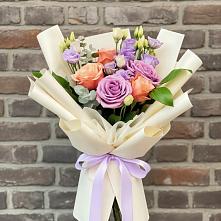 Букет цветов из:  Лизиантусы и Розы #REPLACE_PRED# Арамиле