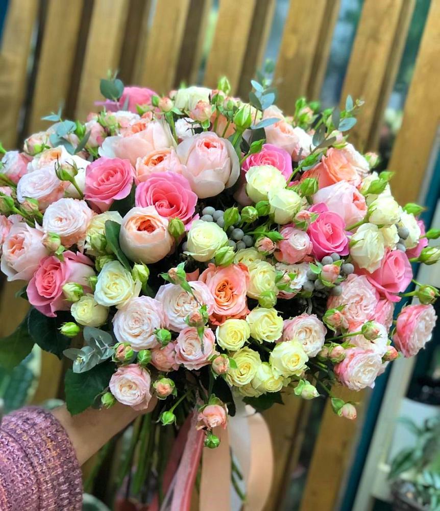 Букет цветов из: Розы в Арамиле