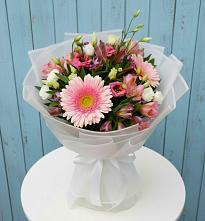 Букет цветов из:  Герберы, Альстромерии и Лизиантусы в Арамиле