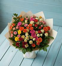 Букет Микс из разноцветных кустовых роз в Арамиле